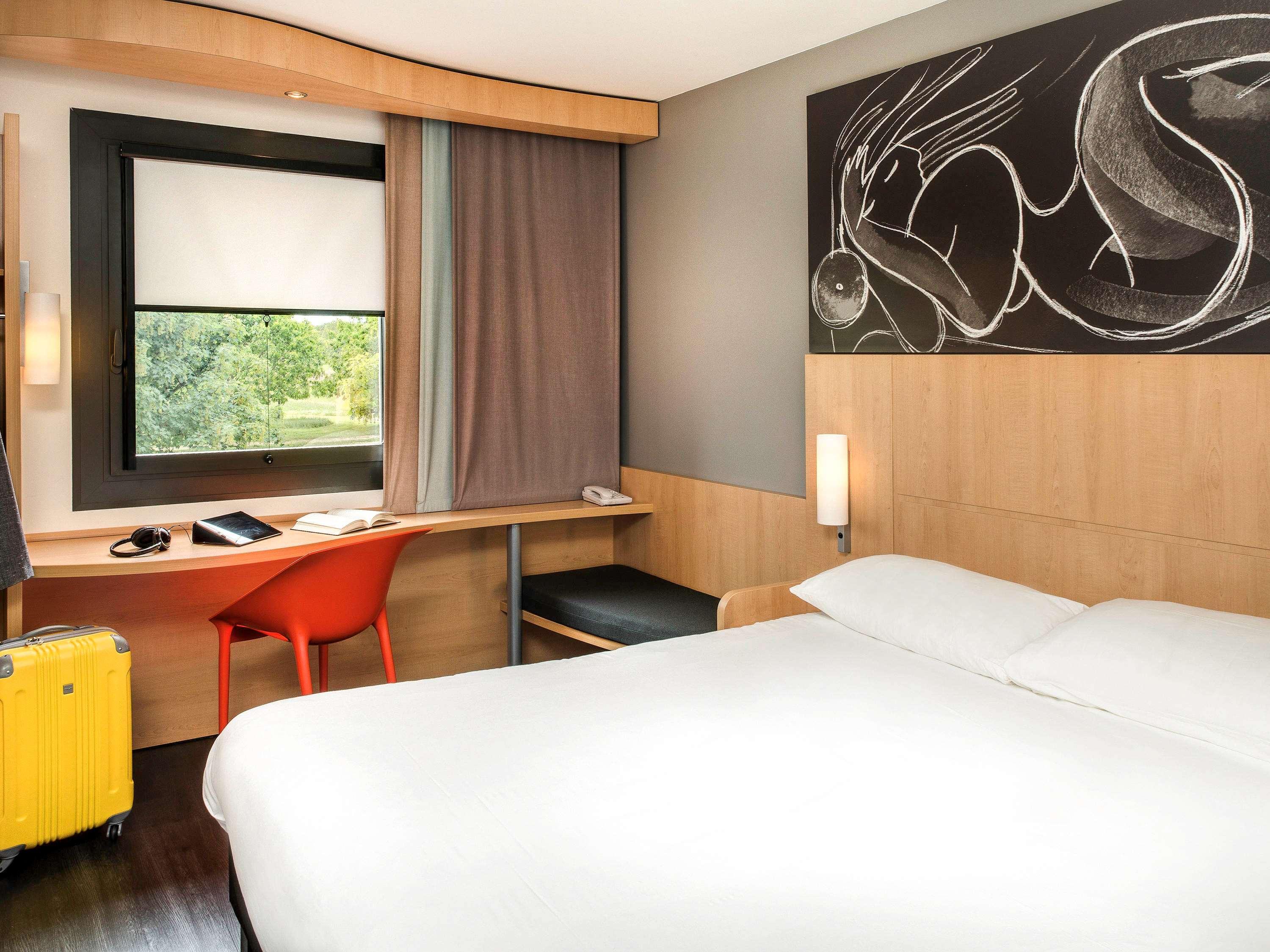 Ibis Montceau Les Mines Hotel Eksteriør billede